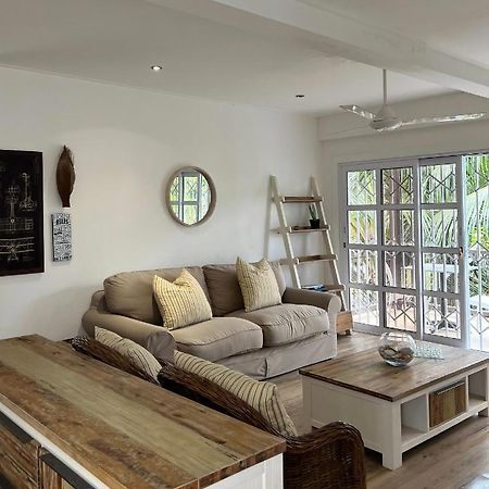 The Runway Lodge Pointe La Rue Εξωτερικό φωτογραφία