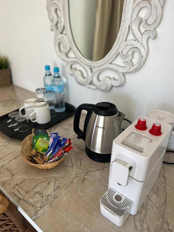 The Runway Lodge Pointe La Rue Εξωτερικό φωτογραφία